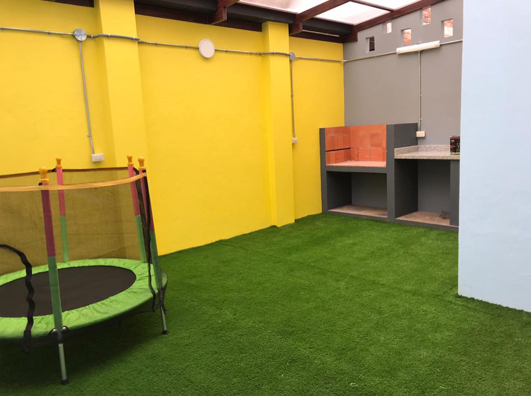 Remodelación de Patio en Vivienda — área de asados terminada